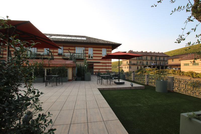 Villaggio Narrante - Le Case Dei Conti Mirafiore Serralunga d'Alba Extérieur photo