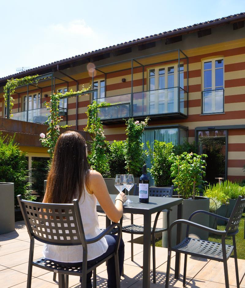 Villaggio Narrante - Le Case Dei Conti Mirafiore Serralunga d'Alba Extérieur photo